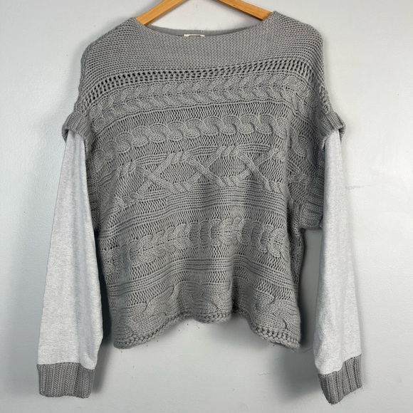 Gimmicks by BKE Grey cable knit sweater size small - Picture 1 of 5